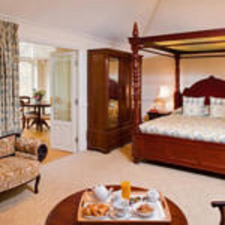 Lord Milner Hotel Londen Buitenkant foto