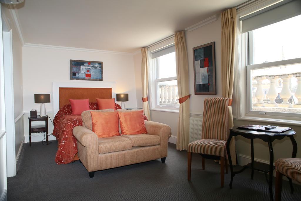 Lord Milner Hotel Londen Buitenkant foto